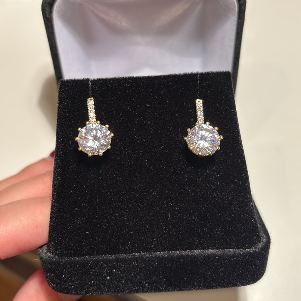 Diamond Stud Earrings - image 3